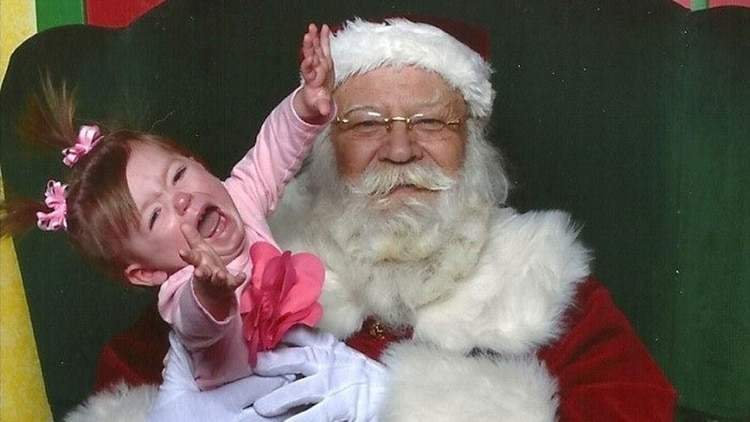 Despidieron a una profesora que reveló a los niños el secreto de Papá Noel
