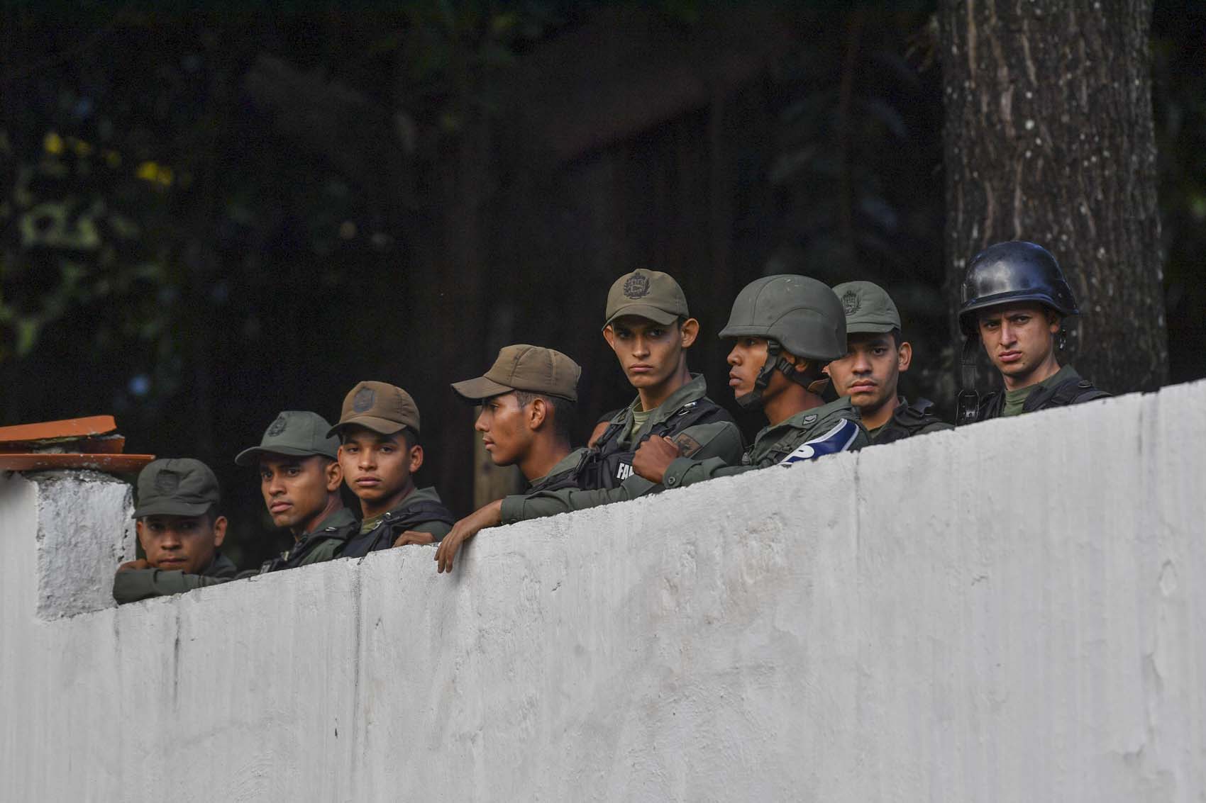 27 militares involucrados en el alzamiento contra Maduro han sido detenidos