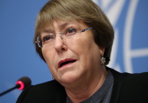 Bachelet condena muerte de manifestantes en Venezuela y pide diálogo inmediato