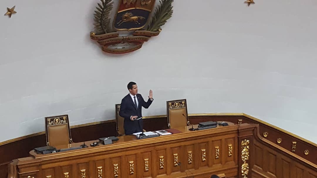 EN VIDEO: Juan Guaidó se juramenta como nuevo presidente de la Asamblea Nacional