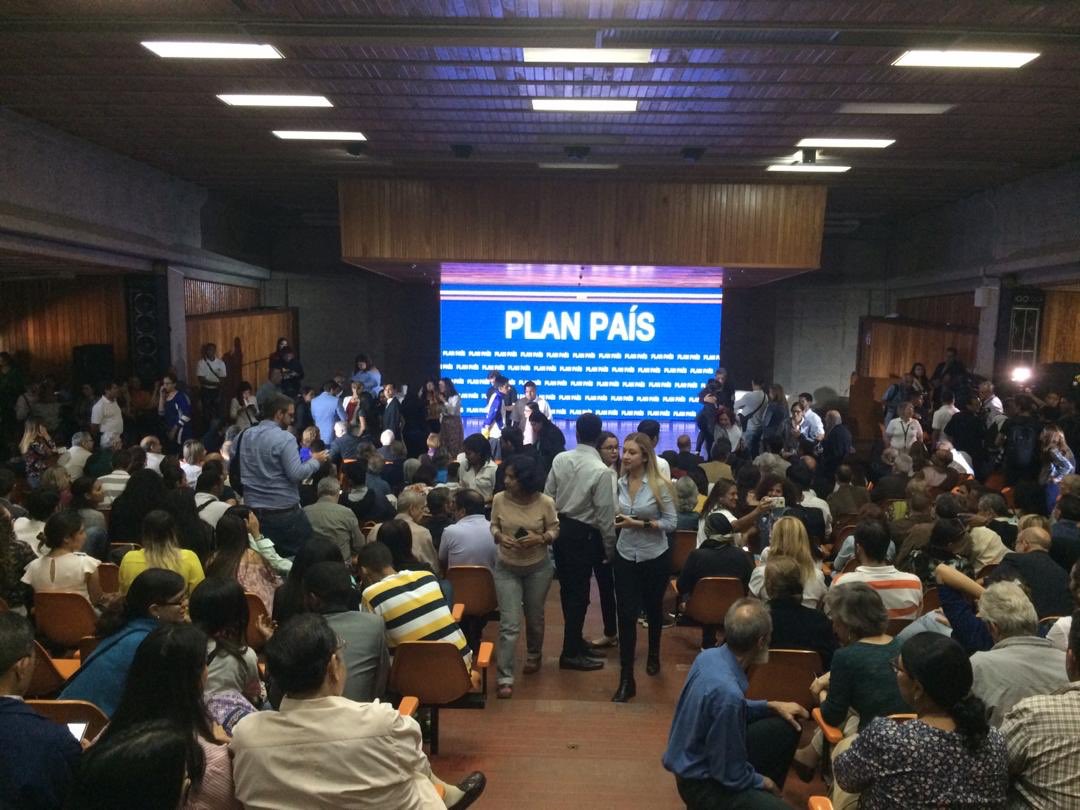 Parlamentarios ya se encuentran en la UCV para la presentación del Plan País de Guaidó