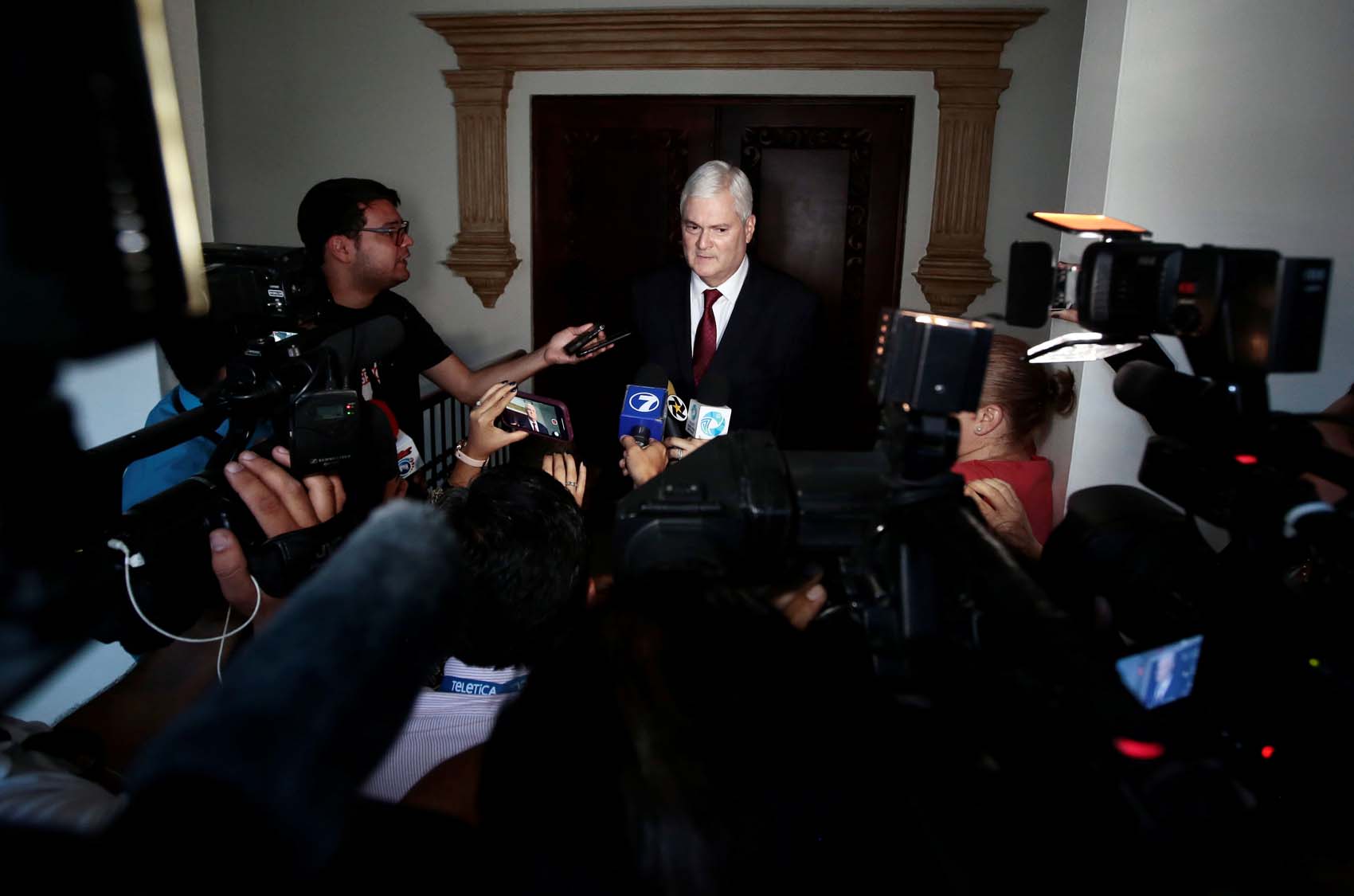 Representante de Guaidó pidió disculpas a Costa Rica y abandonó la embajada de Venezuela (fotos)