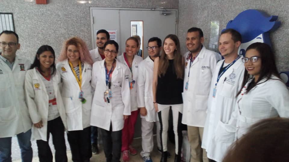 EN FOTOS: Fabiana Rosales entrega ayuda humanitaria en el Hospital Ortopédico Infantil