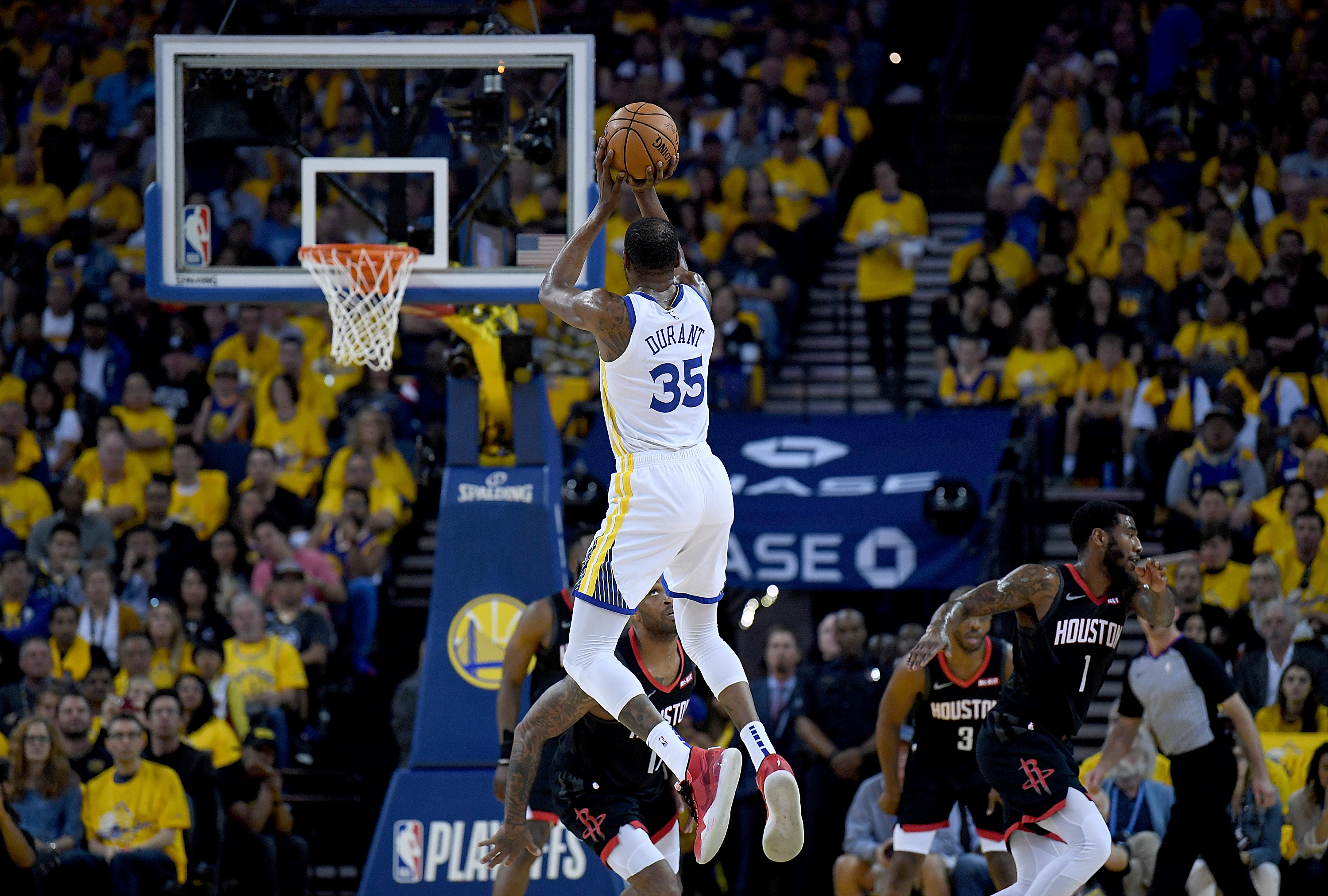 Warriors y Celtics toman la delantera en semifinales de conferencia de la NBA