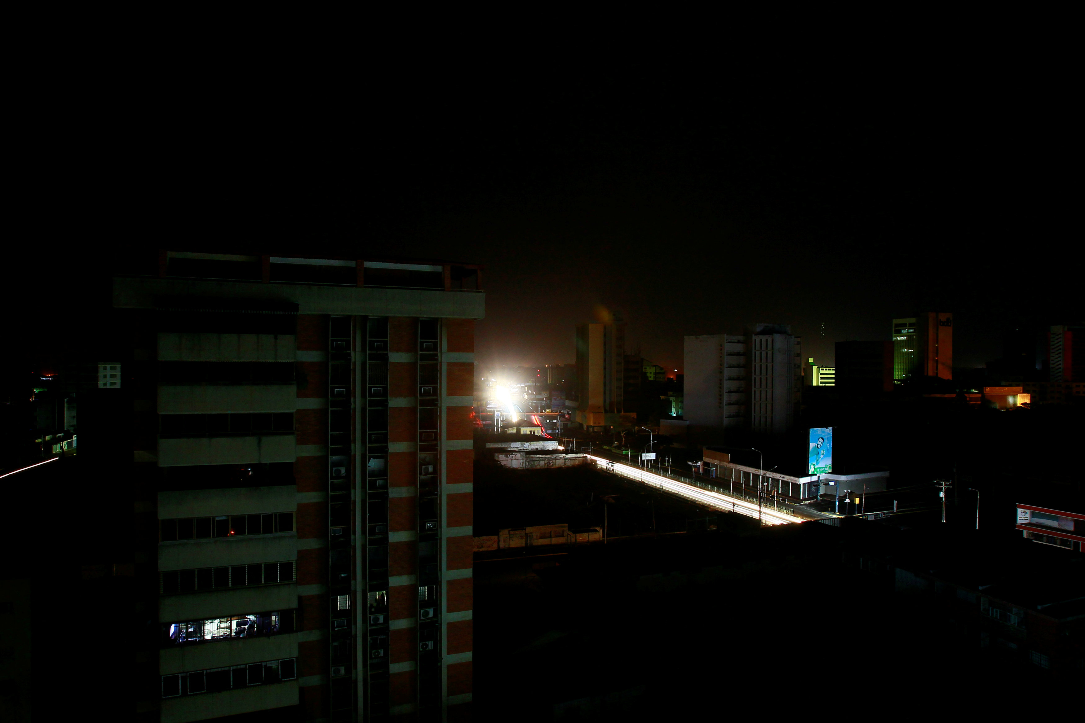 Guaidó alerta que, por enésima vez, todo el Zulia está sin luz este 9 de mayo