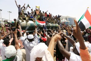 Oposición de Sudán acepta negociaciones directas con la junta militar