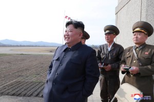 Japón asegura que Corea del Norte ya puede montar ojivas nucleares en sus misiles balísticos