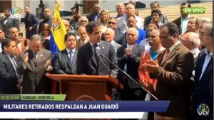 Militares retirados respaldan al presidente encargado Juan Guaidó (Video)