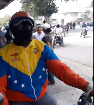 ¡Cobardes! Colectivos atacaron y golpearon a manifestantes en Yaracuy #6Abr (Video)