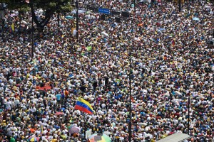 Juan Guaidó apoya convocatoria para salir a la calle el próximo #24Oct