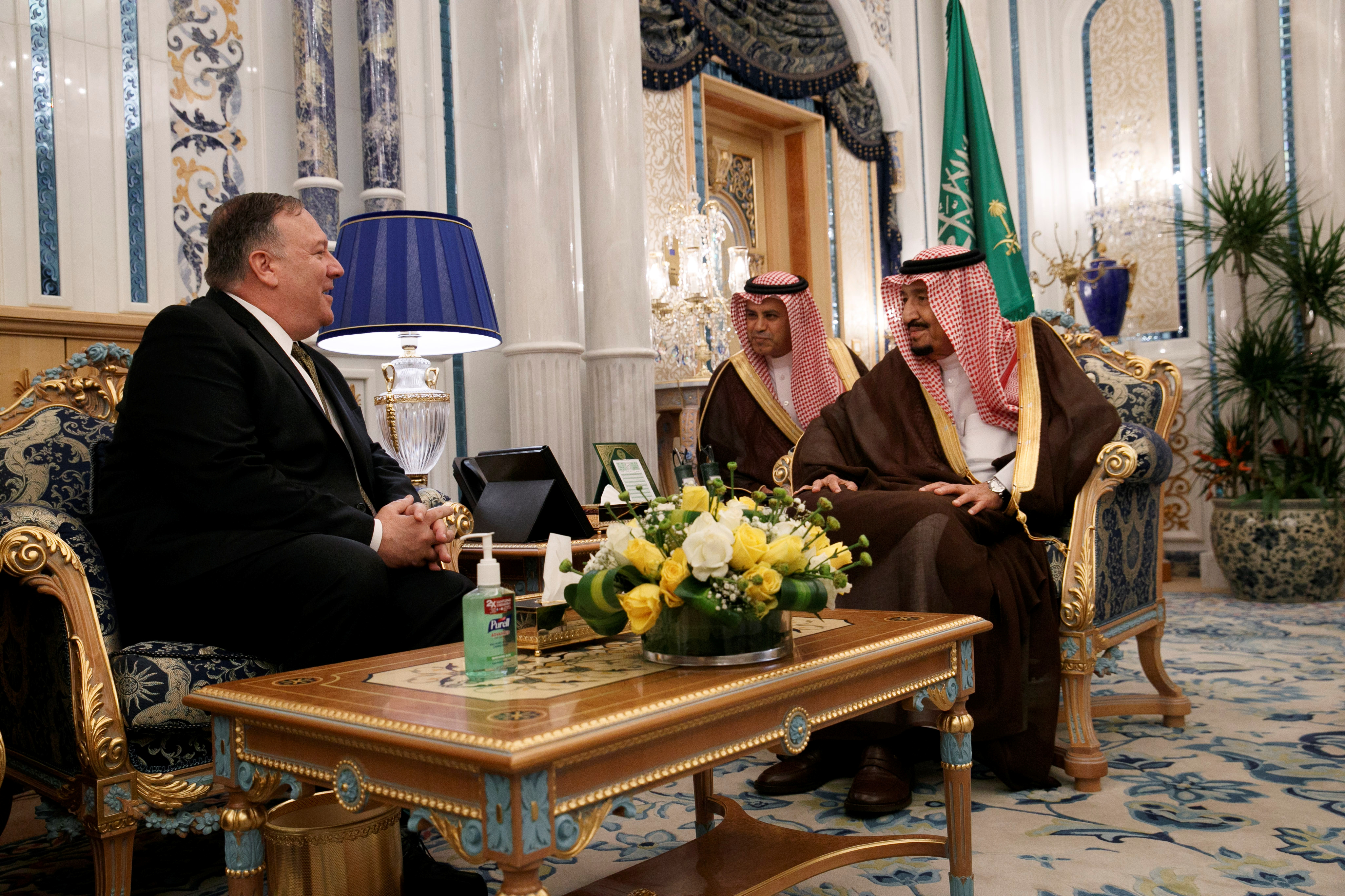 Pompeo llega a Arabia Saudita para hablar sobre crisis con Irán