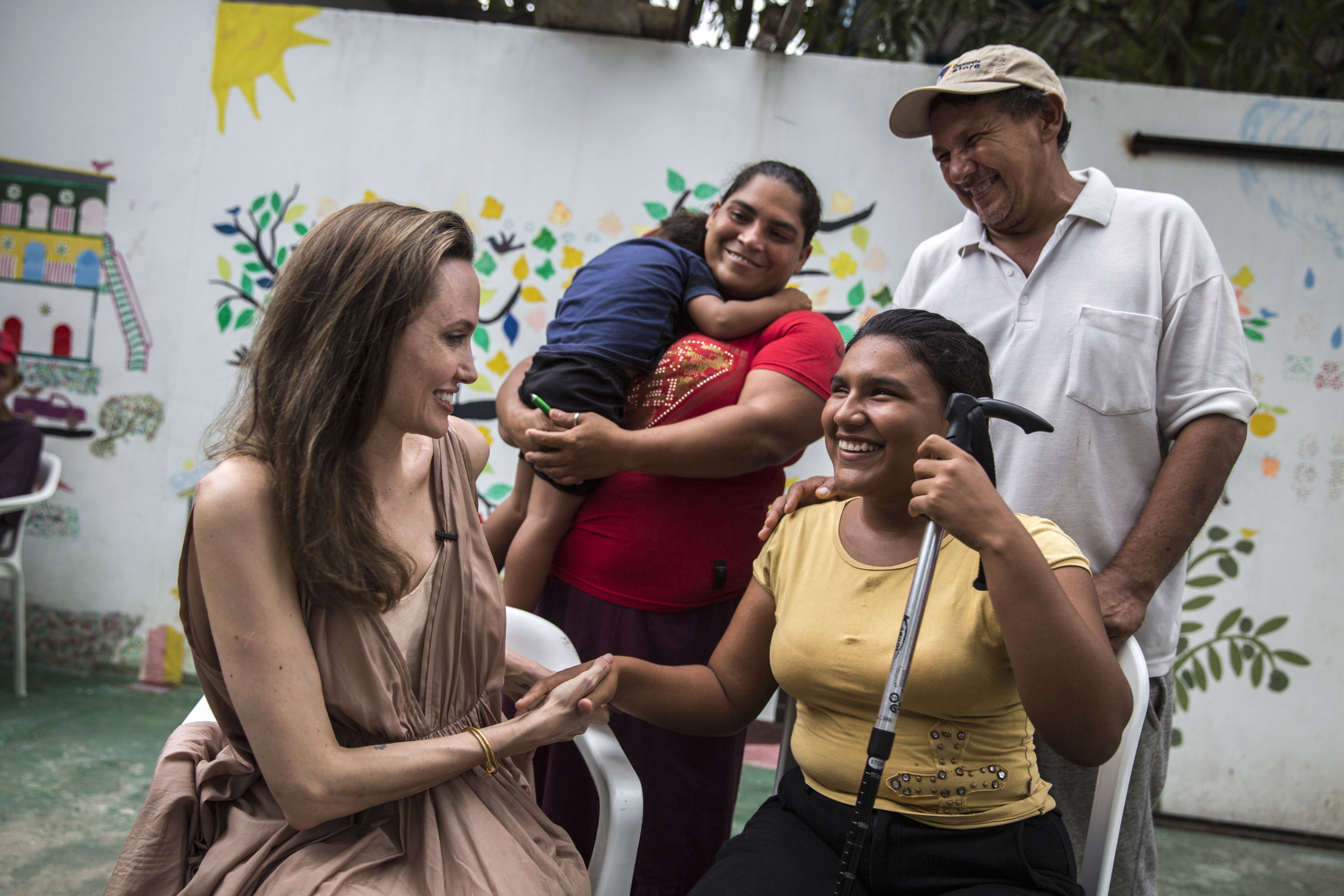 EN VIDEO: Así fue la llegada de Angelina Jolie a La Guajira