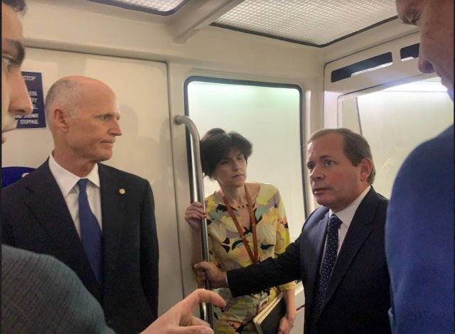 Juan Pablo Guanipa y Rick Scott y otros senadores. Imagen cortesía. 