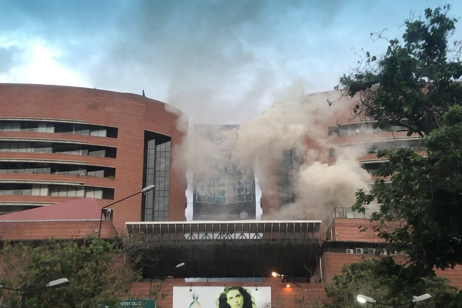 Se registró un incendio en el Centro San Ignacio #2Jun (Fotos y Video)