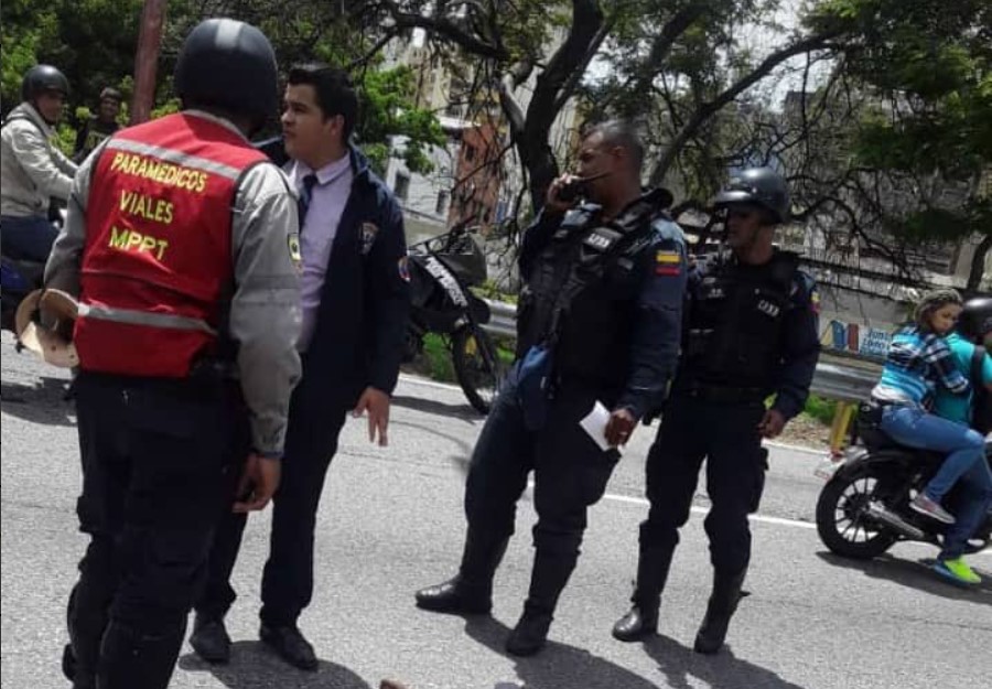 Conductor se fuga tras arrollar a un menor de edad en la autopista Francisco Fajardo (Foto)