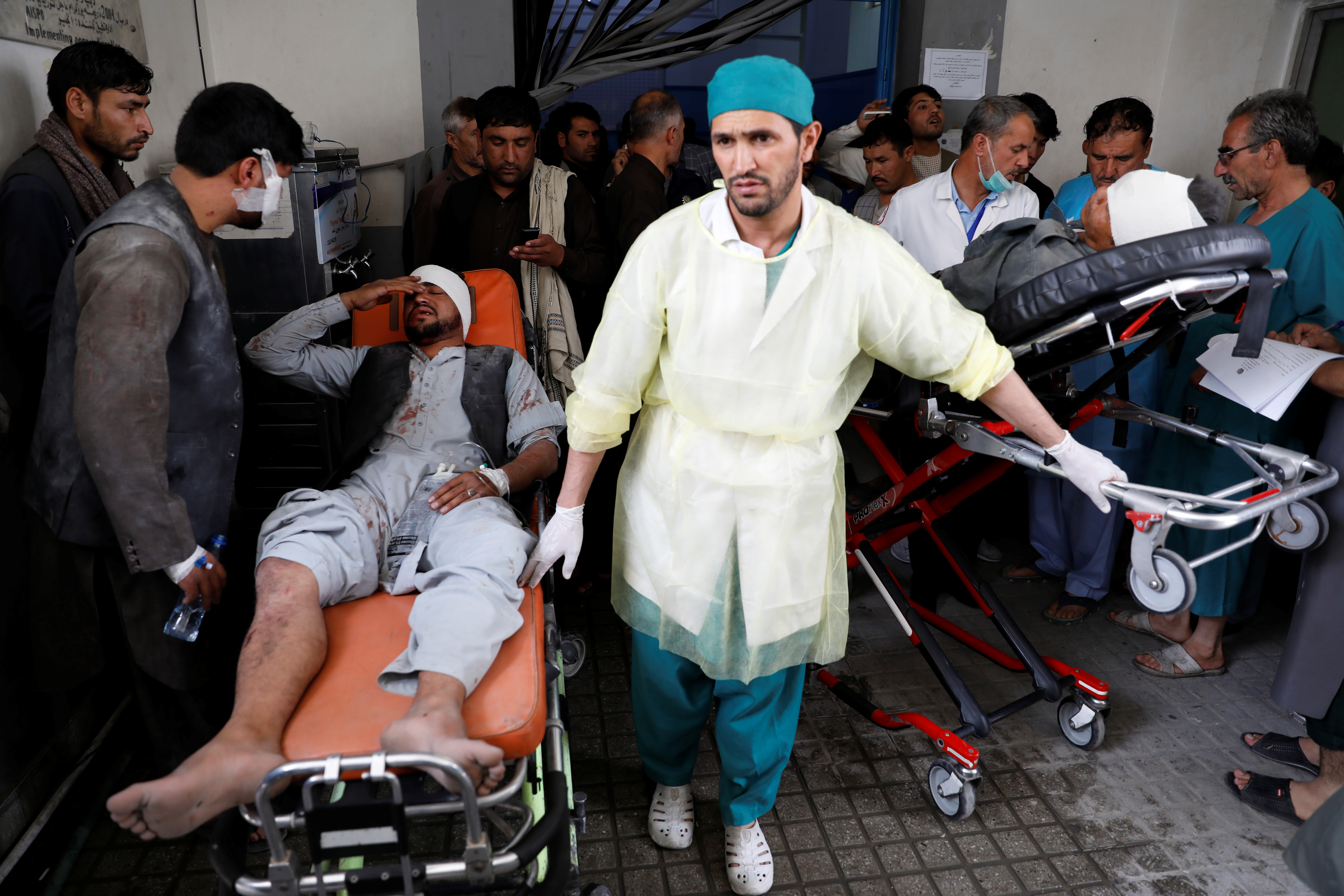 Al menos 95 heridos en un atentado en Afganistán (Fotos)