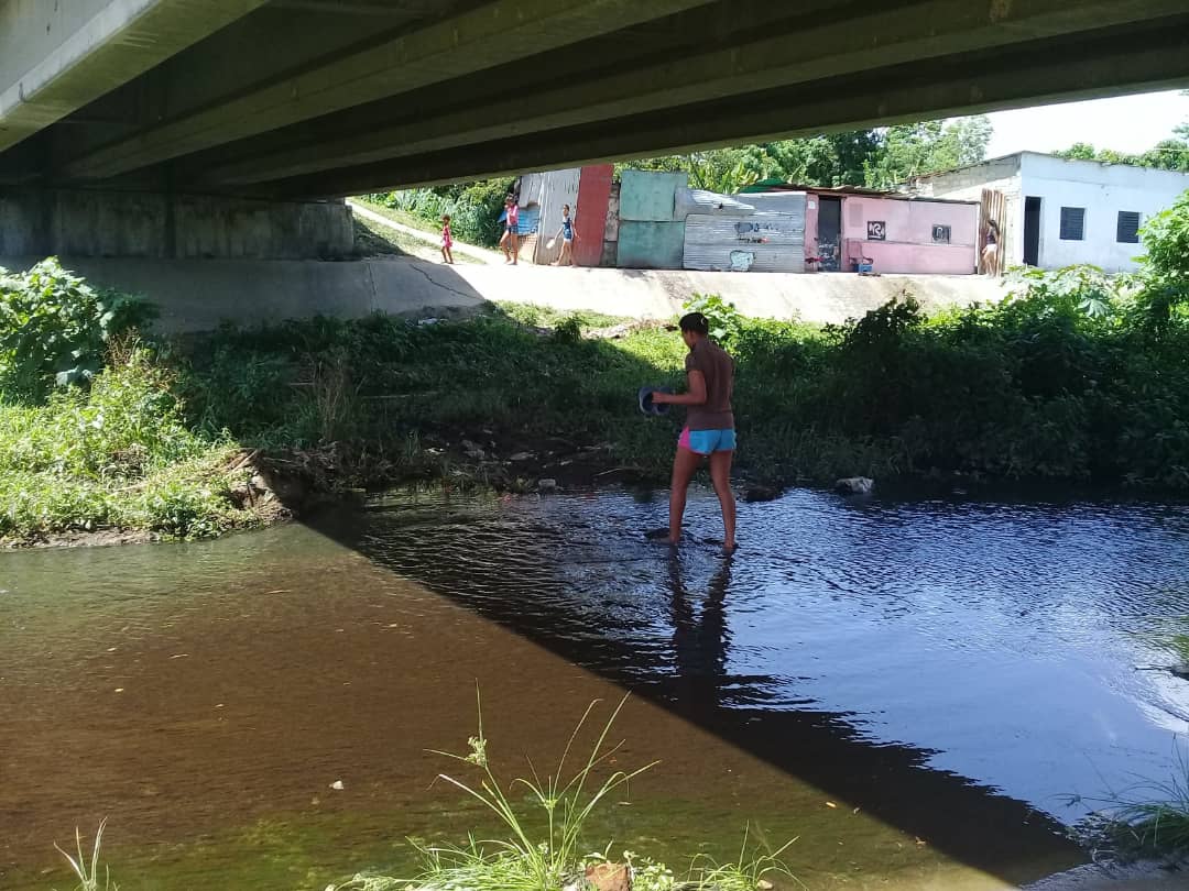 Alerta en Puerto Cabello: El río San Esteban atenta contra la salud de los pobladores por la contaminación (FOTOS)