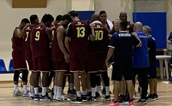 De campeones a renegados: Vinotinto del básquet detiene entrenamientos por diferencias con el DT