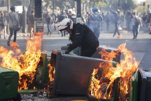 Incidentes y arrestos en París en el curso de varias manifestaciones