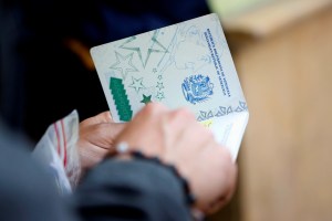 Habla la calle: ¿Cree que el nuevo costo del pasaporte viola el derecho a la identidad?
