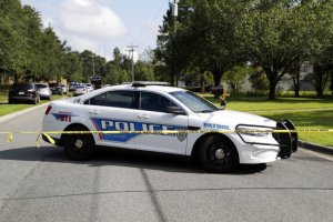 Dos muertos y dos heridos en tiroteo cerca de templo en Florida