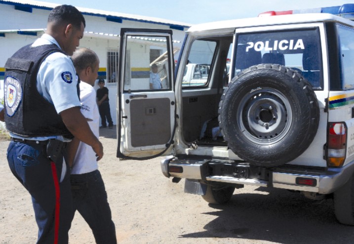 Arrestan a cinco personas en San Félix por tráfico de combustible