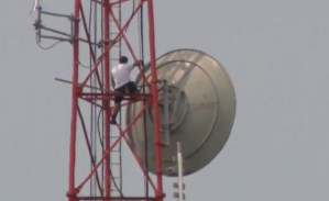 Un hombre tomó una antena de transmisión de un canal de televisión en Florida