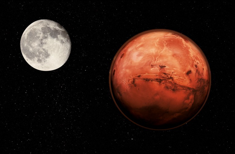 ¿Marte o la Luna?, ¿con astronautas o con robots?