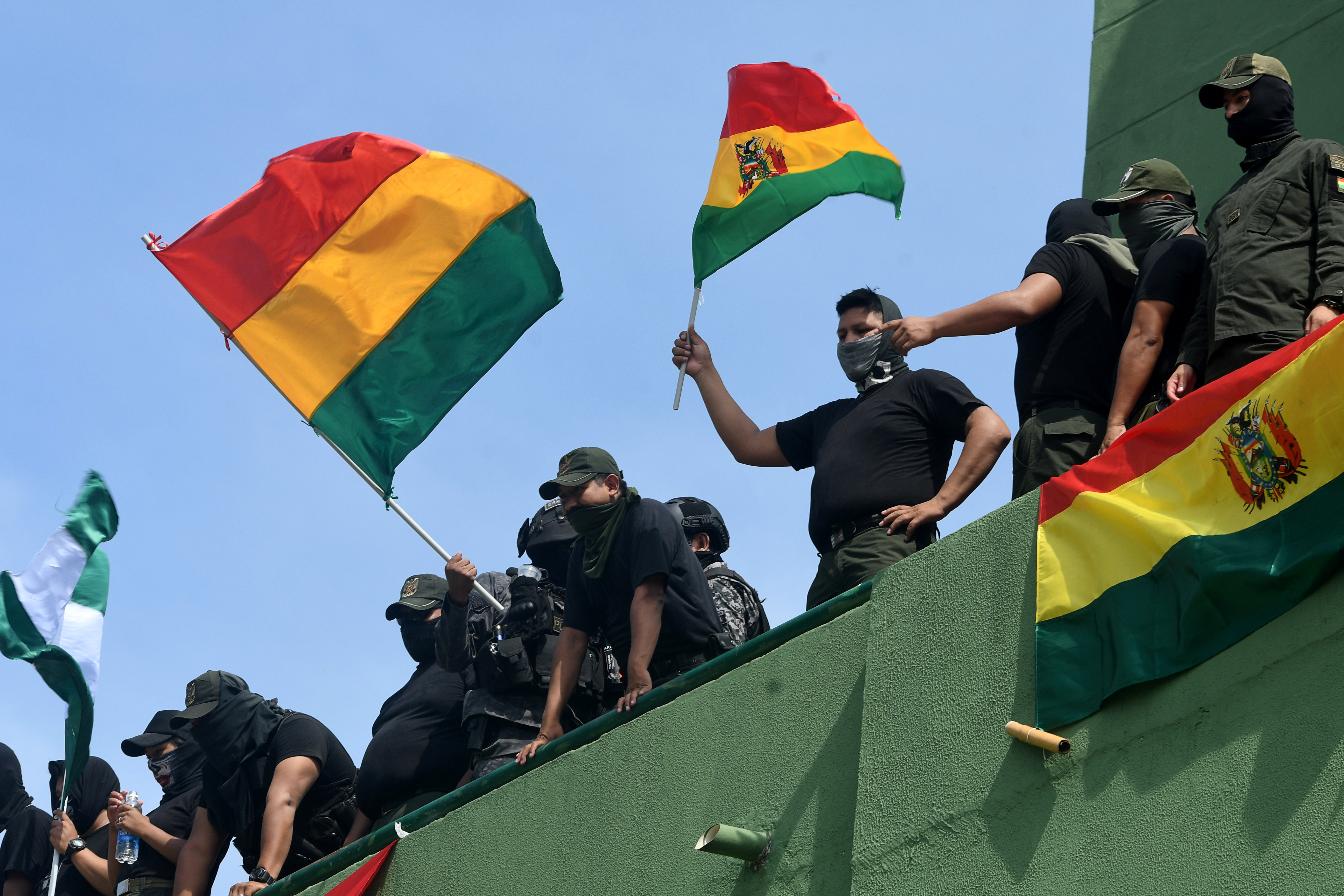 Policías y militares de La Paz se suman al motín nacional en Bolivia (Fotos y Videos)