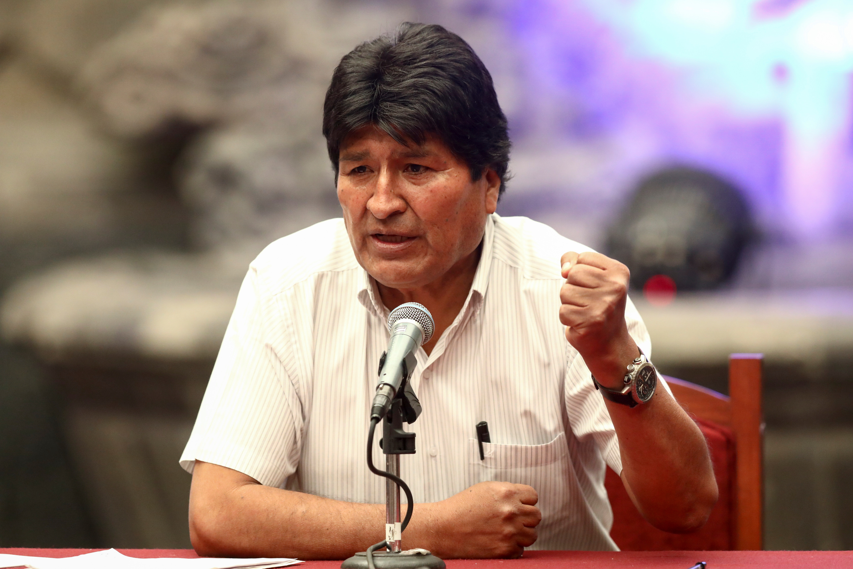 Un nuevo capítulo de la novela: Evo Morales denunciará robo de documentos personales