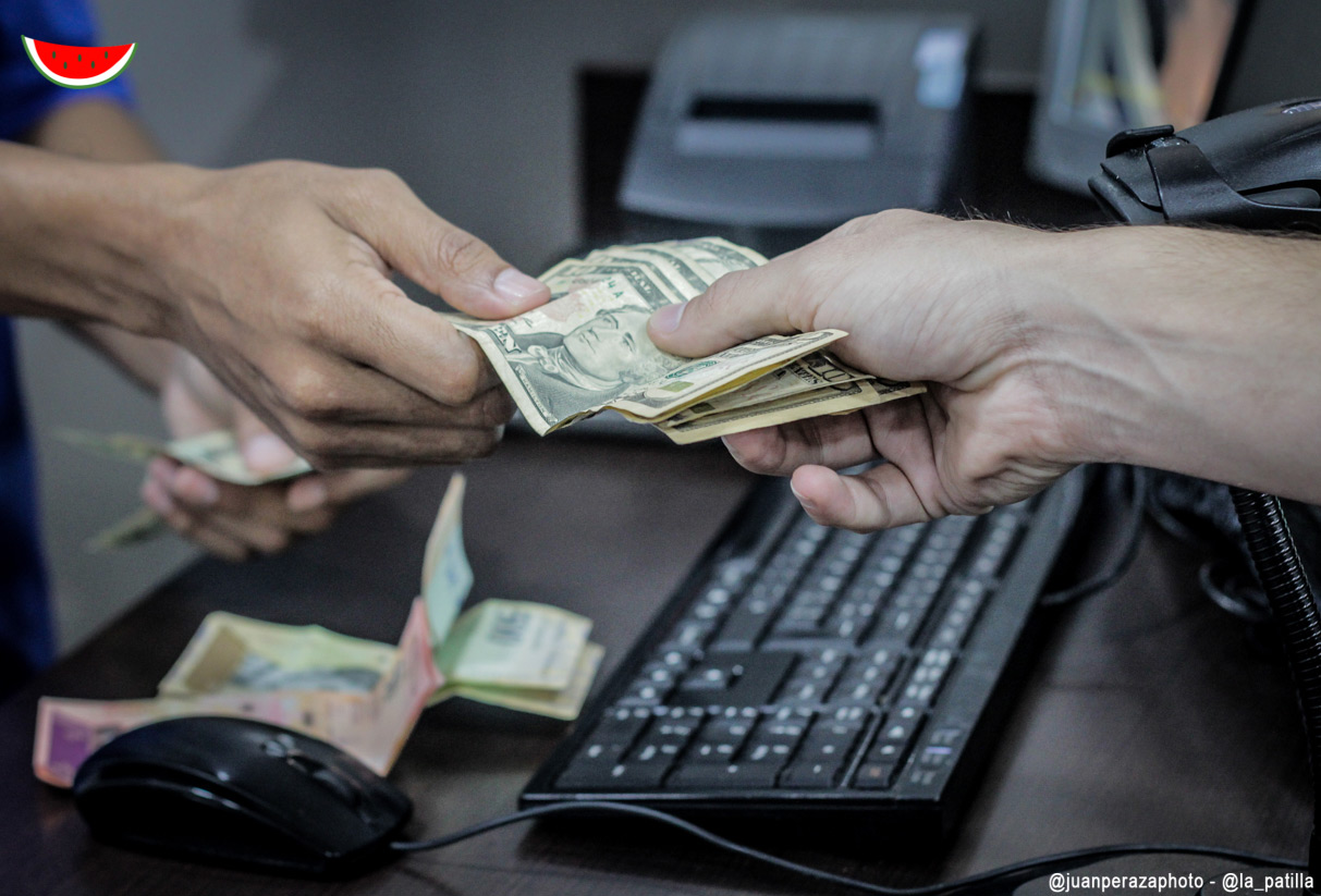 El dólar que-no-debe-ser-nombrado “coquetea” con los 40 mil bolívares