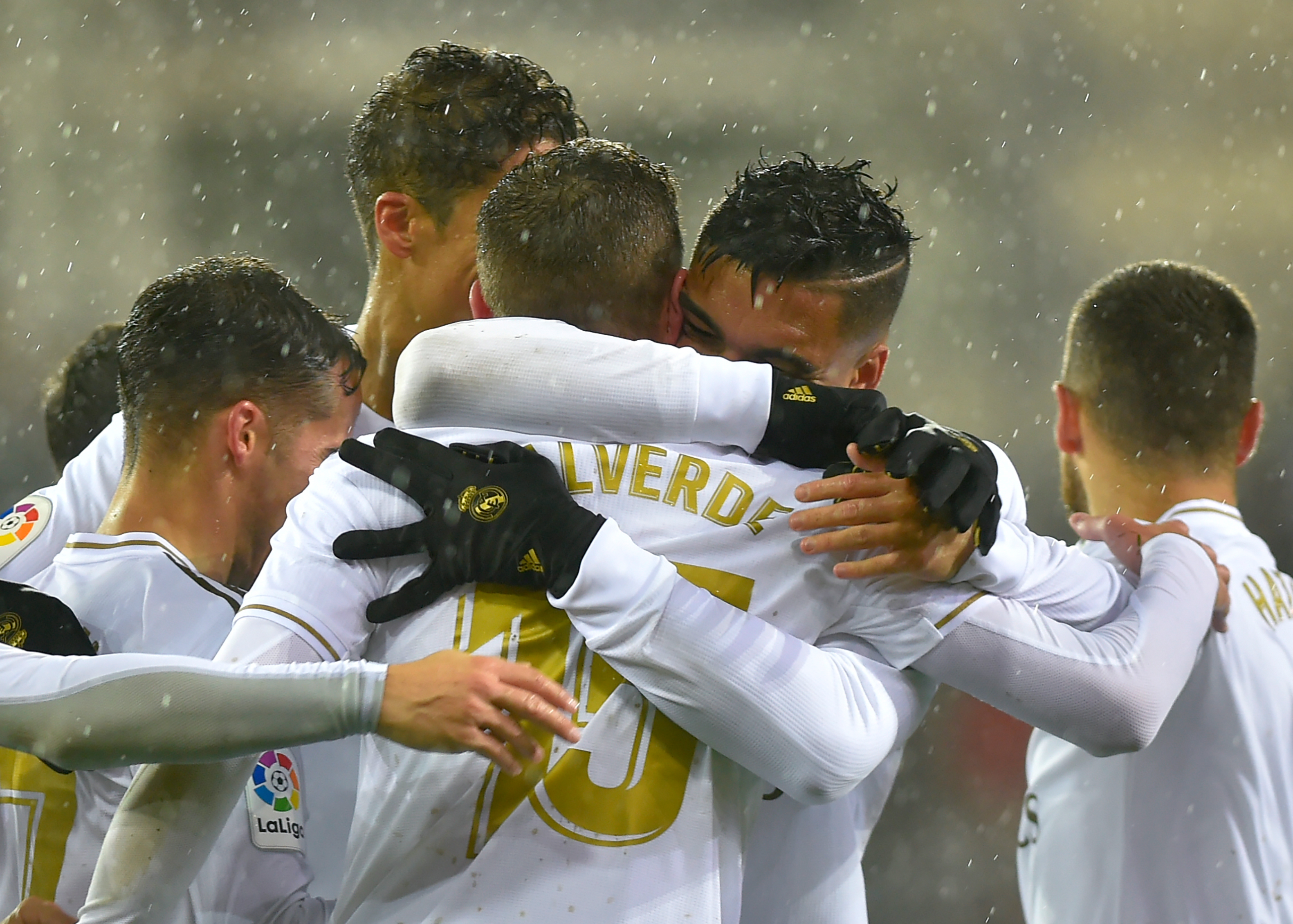 Real Madrid completa una semana goleadora con amplio triunfo en Eibar