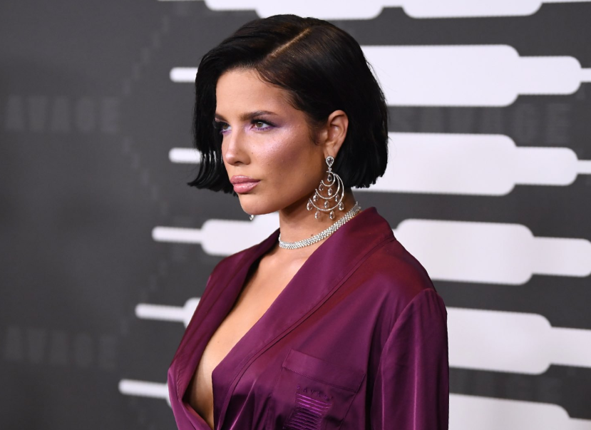 ¡Sorpresa! Halsey anunció su embarazó con estas sensuales FOTOS