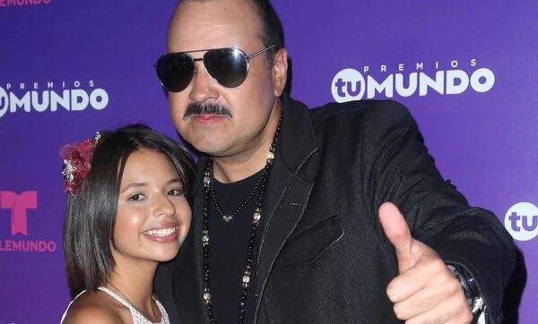 FOTO: Hija de Pepe Aguilar mostró su cuerpazo con un vestidito rojo