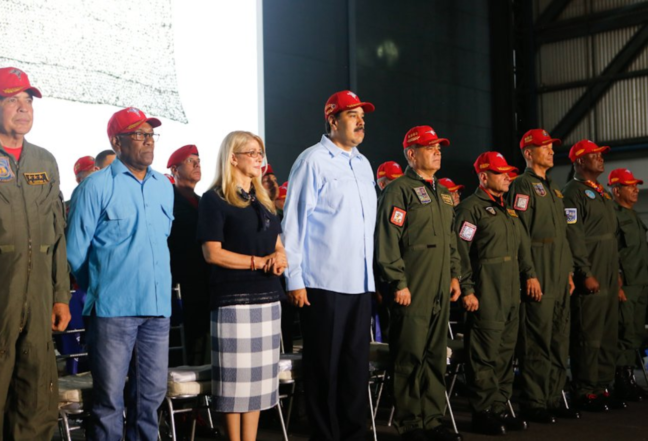 Maduro fue a transmitirle su paranoia a la cúpula de la Aviación venezolana