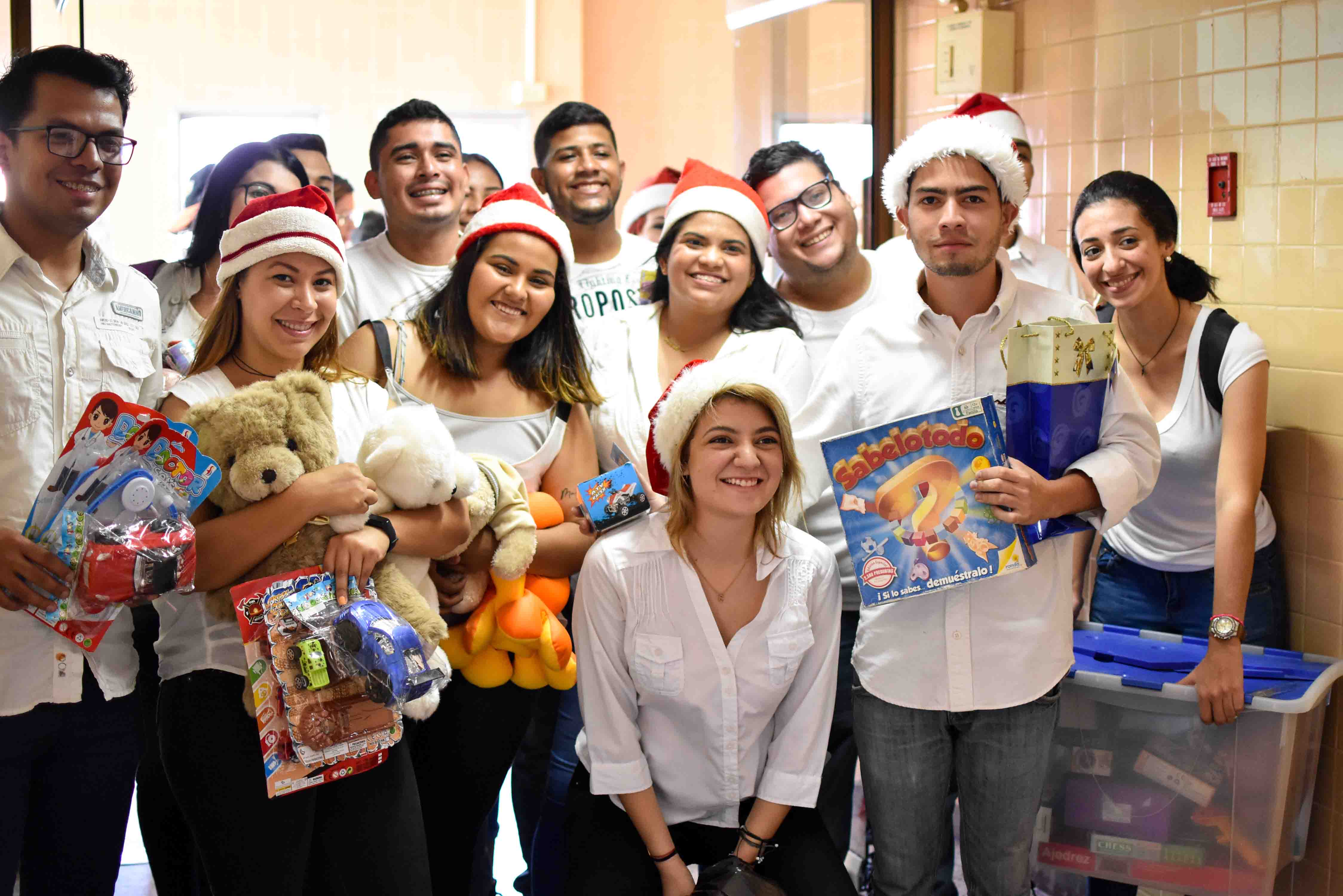 Voluntad Popular regala sonrisas en el Hospital Universitario de Maracaibo