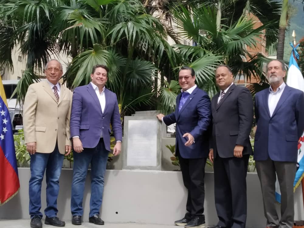 Chacao cambió el nombre de la plaza Tres Esquinas por Pedro Penzini Fleury