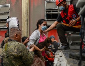 Más de 24.000 evacuados por el volcán Taal que ya expulsa lava en Filipinas