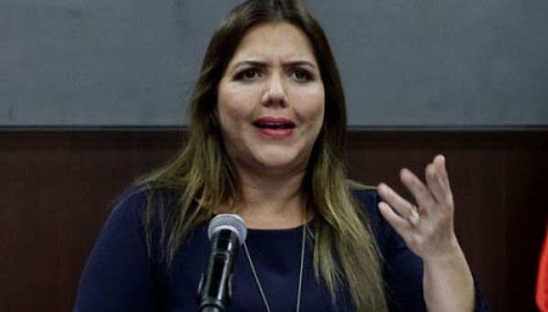 Exvicepresidenta de Ecuador condenada a un año de cárcel por corrupción