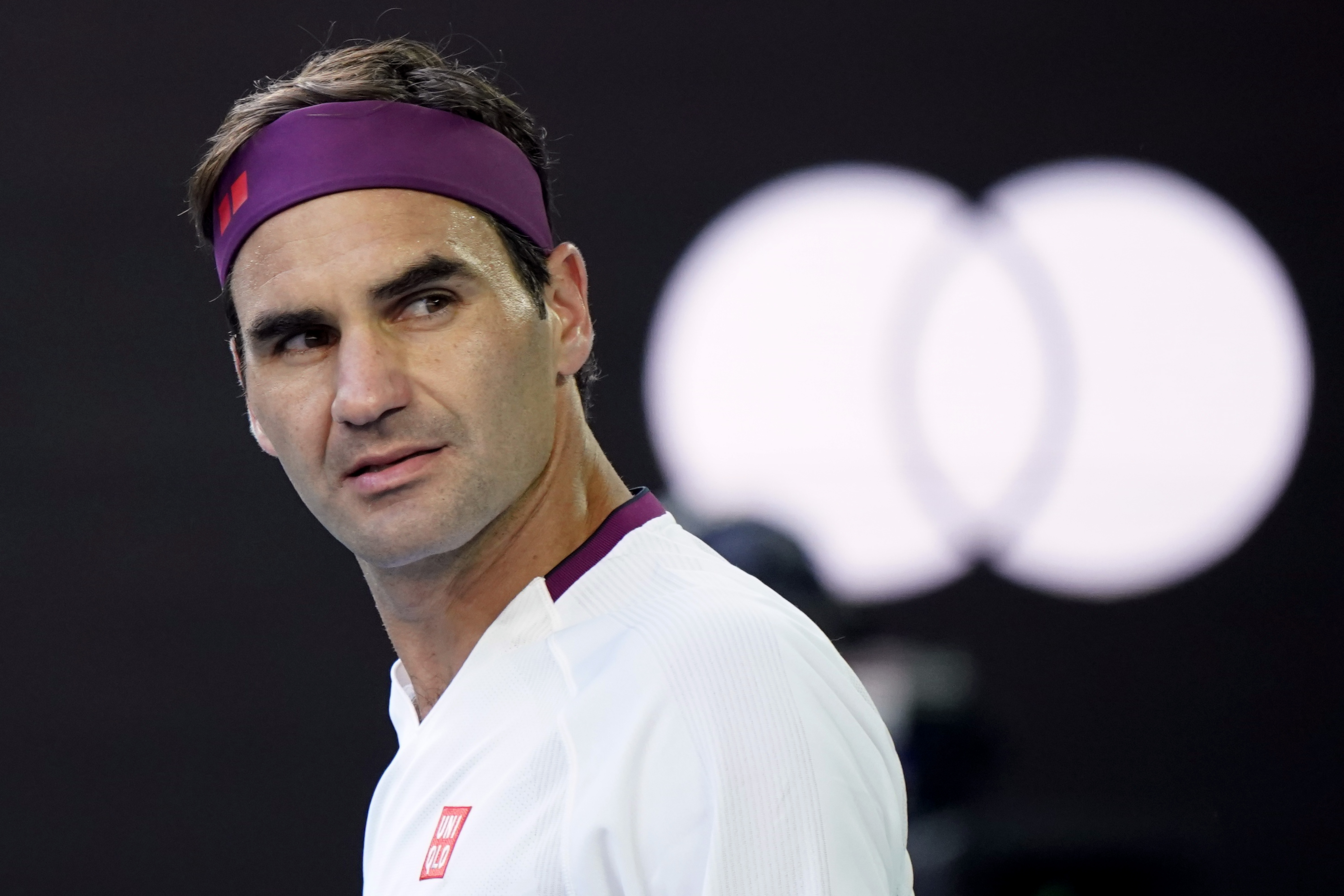 Federer se retira del Abierto de Australia
