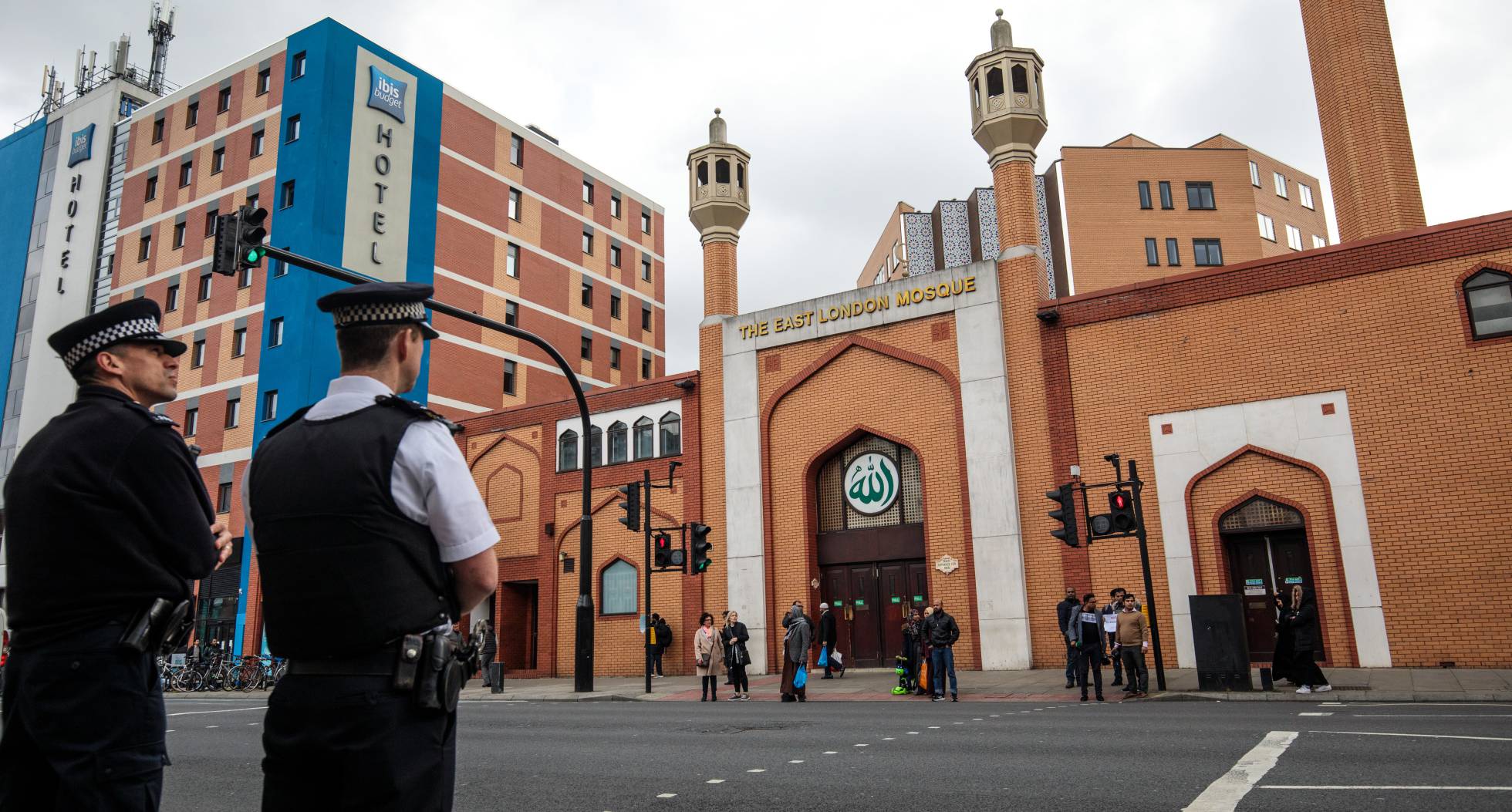 Detenido un hombre acusado de apuñalar a otro en una mezquita en el centro de Londres