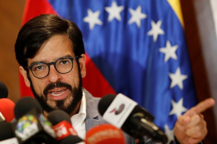 Pizarro aseguró que aumento salarial es una burla al hambre de los venezolanos
