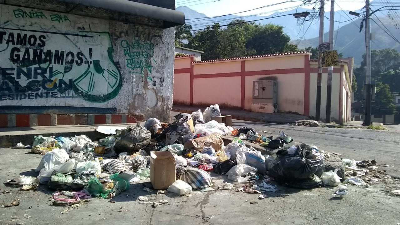EN FOTOS: La acumulación de basura en Maracay aumenta problemas de salud pública