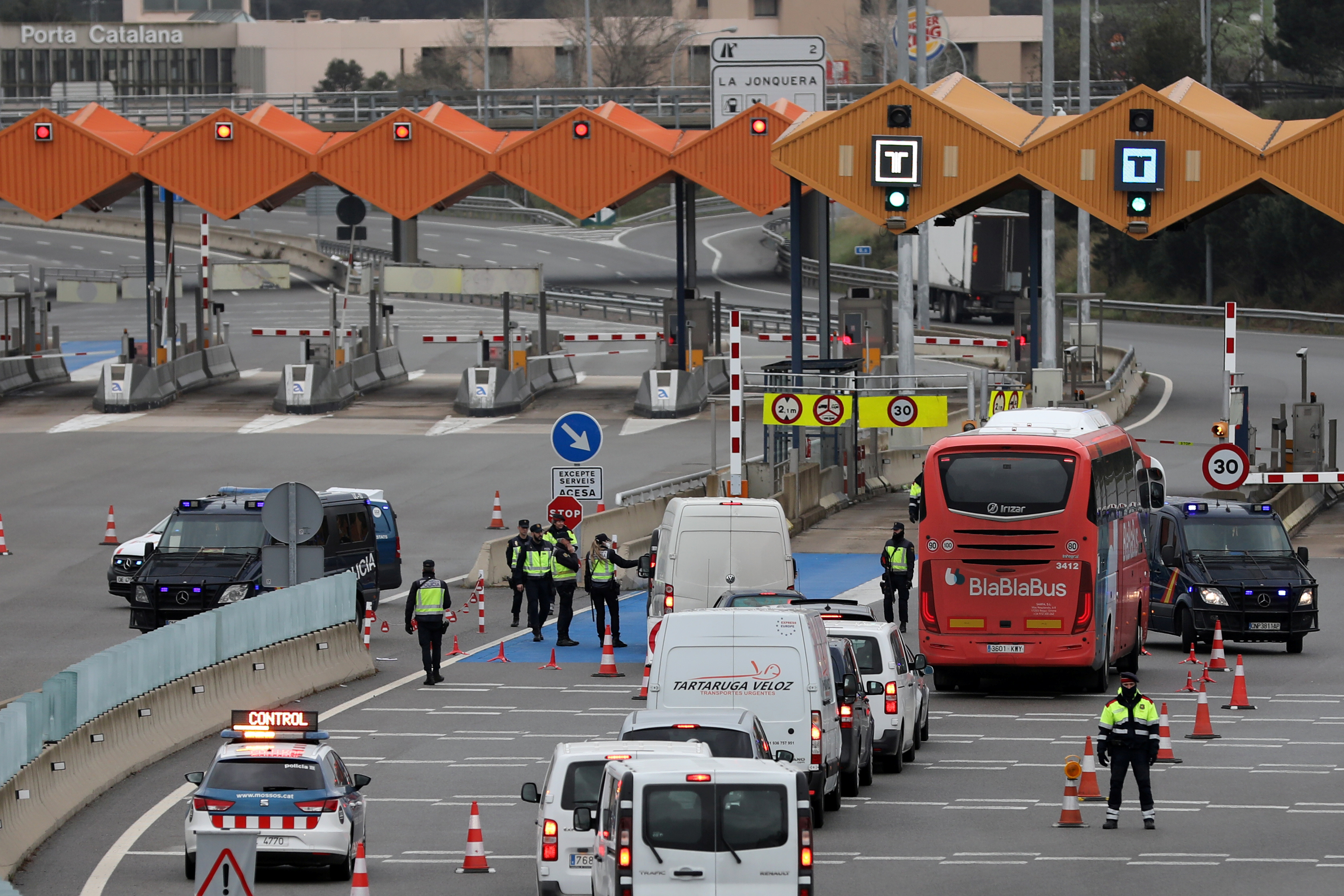 España mantendrá cerradas sus fronteras a Marruecos, Argelia y China
