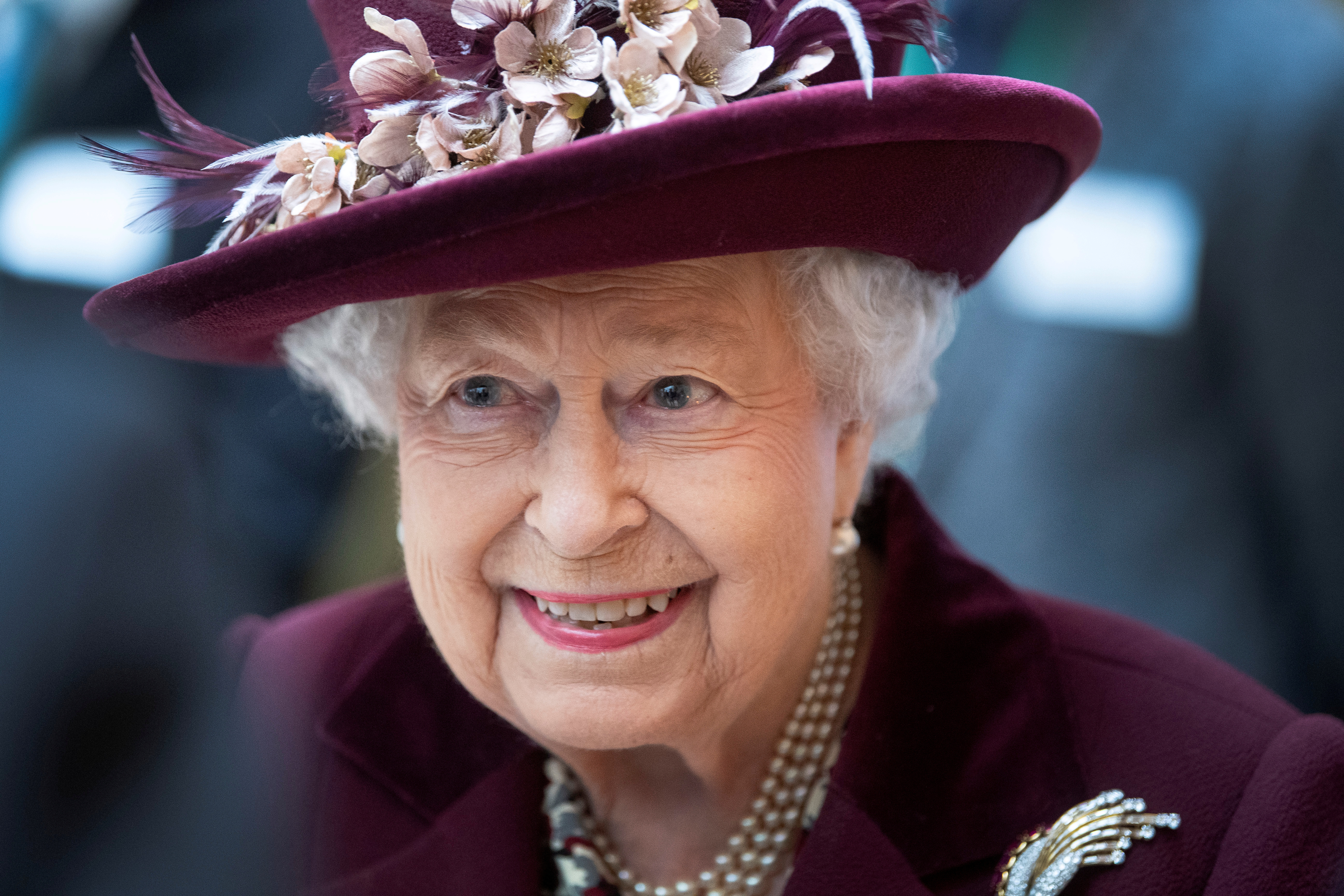 Isabel II se dirige a los británicos en tiempo de “dolor” y “enormes cambios”