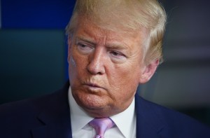 Trump promete hacer un anuncio sobre la OMS la próxima semana