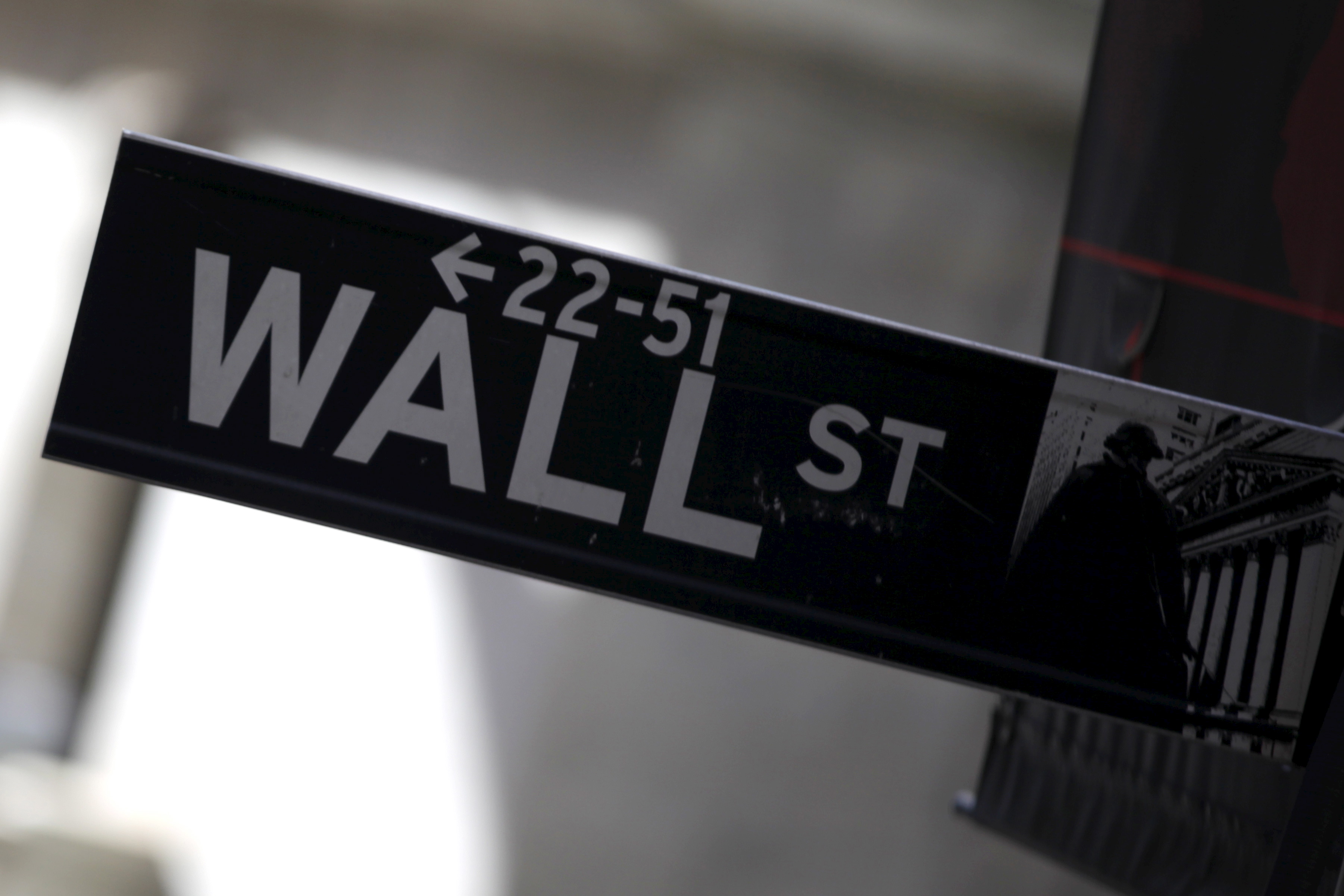 Wall Street repunta, más optimista sobre posible ayuda económica