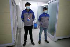 Director de un hospital de Wuhan: Sin mascarillas no contendremos el virus