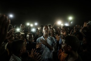 Yasuyoshi Chiba ganó el World Press Photo 2020 por una fotografía que refleja la esperanza de los jóvenes en Sudán