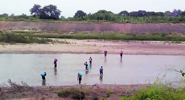 Intervienen a nueve venezolanos que cruzaban ilegalmente la frontera entre Perú y Ecuador